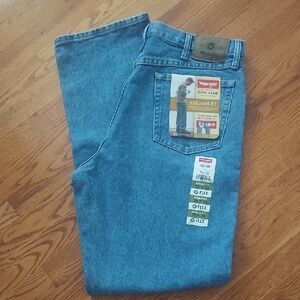 Wrangler Men's Relaxed Fit Denim Jeans, NWT